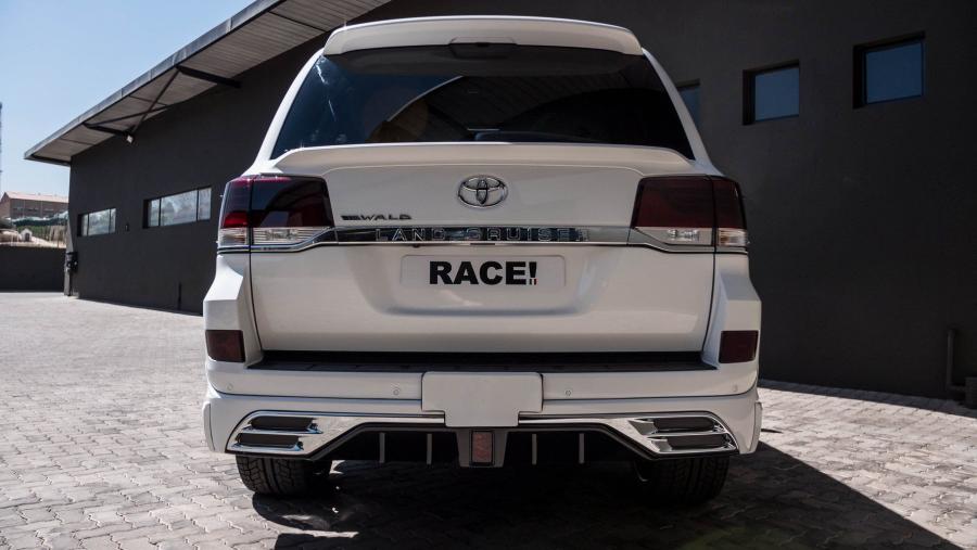  Toyota Land Cruiser 200 by Wald & RACE! 2018 года  (фото 4 из 21)